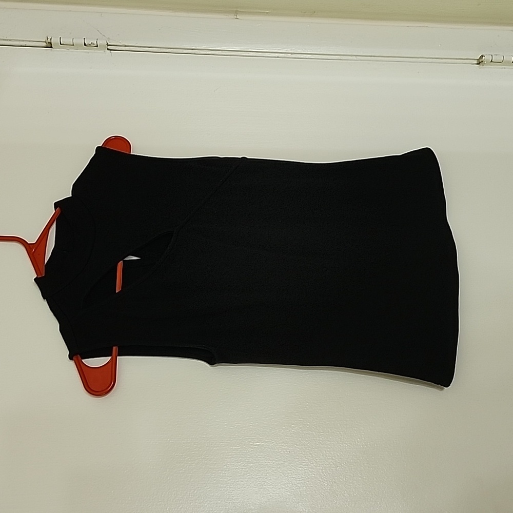 Halogen black tank
